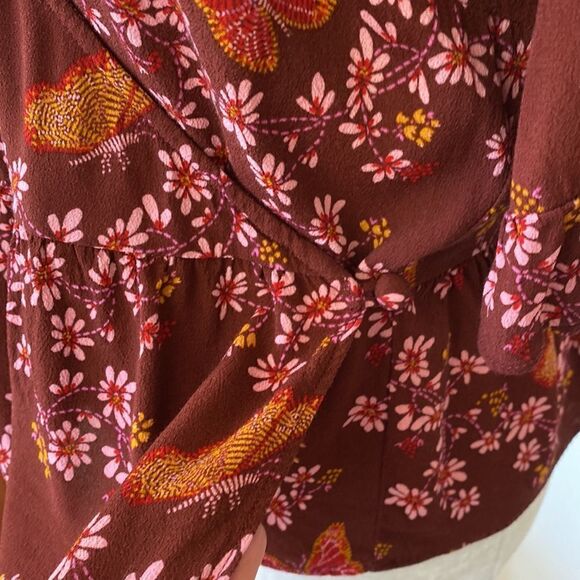 Madewell Crimson Tie-Sleeve Wrap Top in Butterfly Sanctuary Size 8 - Picture 9 of 15